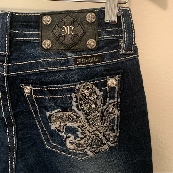 Miss Me Denim - Miss Me Fleur De Lis Skinny Jeans Size 25